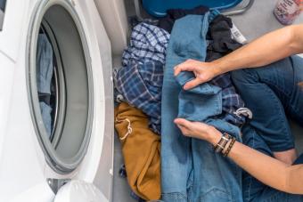 5 Foolproof Ways to Remove Detergent Stains From Laundry