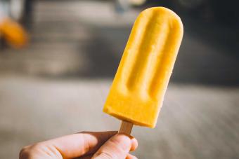 https://cf.ltkcdn.net/cocktails/images/slide/305810-850x566-creamsicle-ice-pop.jpg