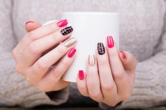 Choosing Between Gel Nails & Acrylic Nails: Comparing Costs, Durability, & More