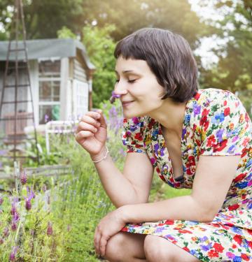 10 Sensory Garden Ideas for Engaging With Your Environment