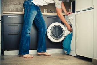 How to Get Chemical Smell Out of Jeans: 5 Odor Busters