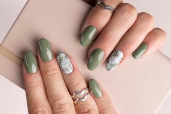 8 June Nail Designs That Celebrate Sunny Skies