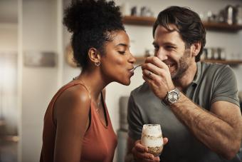 https://cf.ltkcdn.net/www/images/slide/358404-850x567-middle-aged-man-feeding-his-wife-dessert-2166952475.jpg